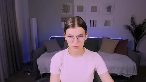 Snapshot of annathorne chatting on 30, 6, 2026 Im Anna online show from 30, 6, 2026