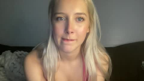 Snapshot of annaxbliss chatting on 11, 7, 2026 anna online show from 11, 7, 2026