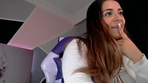 Anne  online show from 4, 1, 2025