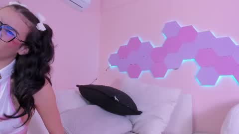 Snapshot of anne_millerr chatting on 15, 6, 2026 anne_millerr online show from 15, 6, 2026
