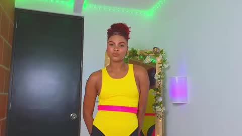 Snapshot of anne_rachel chatting on 4, 12, 2024 anne_rachel online show from 4, 12, 2024