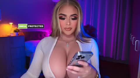 Snapshot of annecalifornia chatting on 30, 9, 2025 Anne Hart online show from 30, 9, 2025