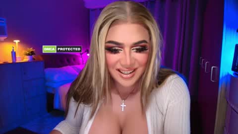 Snapshot of annecalifornia chatting on 3, 10, 2025 Anne Hart online show from 3, 10, 2025