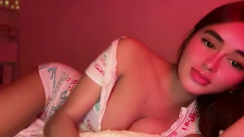 Snapshot of annedee_ chatting on 13, 4, 2026 Kim online show from 13, 4, 2026