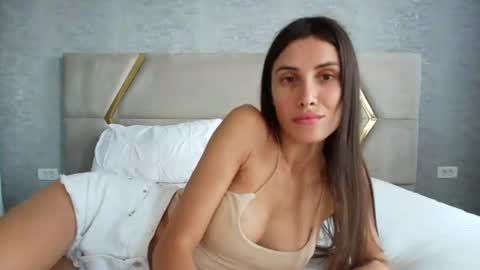 Snapshot of annehotxxx chatting on 16, 6, 2026 AnneHotxxx online show from 16, 6, 2026