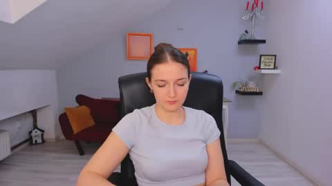 Snapshot of annewilsonn chatting on 22, 4, 2026 annewilsonn online show from 22, 4, 2026
