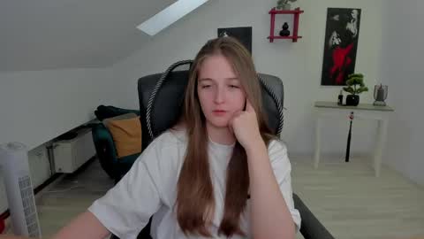 Snapshot of annewilsonn chatting on 12, 5, 2026 annewilsonn online show from 12, 5, 2026