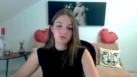 Snapshot of annewilsonn chatting on 28, 5, 2026 annewilsonn online show from 28, 5, 2026