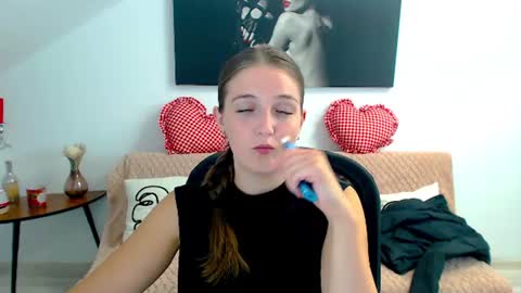 annewilsonn online show from 21, 7, 2026