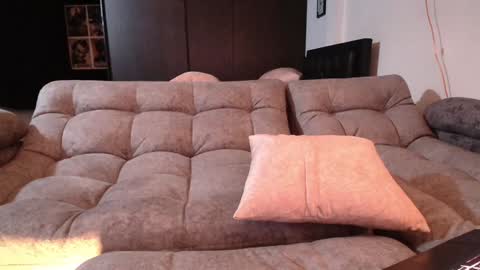 Anni online show from 16, 1, 2025