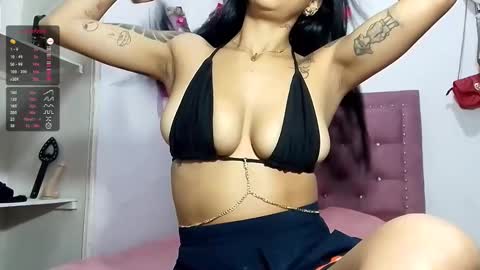 Snapshot of annie_camom chatting on 6, 3, 2025 annie online show from 6, 3, 2025