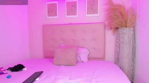 Snapshot of annie_dolce_ chatting on 24, 4, 2026 annie_dolce_ online show from 24, 4, 2026