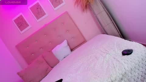 Snapshot of annie_dolce_ chatting on 3, 6, 2026 annie_dolce_ online show from 3, 6, 2026