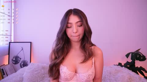 Snapshot of annie_evans24 chatting on 23, 1, 2025 Annie Evans online show from 23, 1, 2025