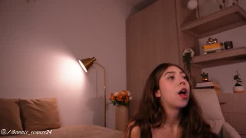 Annie Evans online show from 11, 3, 2026