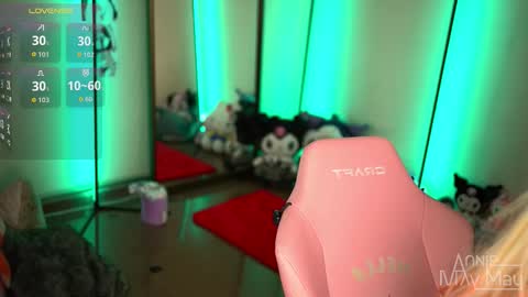 Snapshot of annie_may_may chatting on 13, 10, 2025 Annie May   online show from 13, 10, 2025