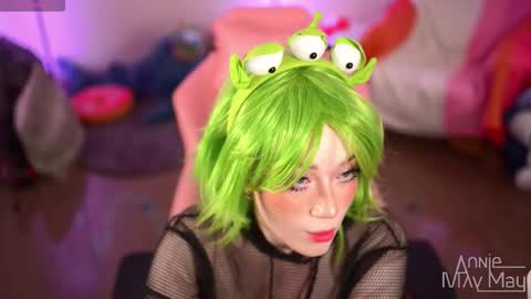 Annie May   online show from 30, 3, 2026