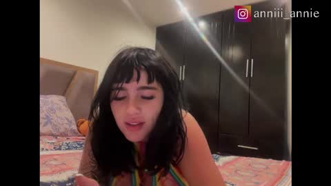 JEANNE no olvides seguirme dont forget follow me  uu online show from 23, 10, 2025