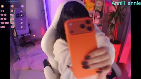 Snapshot of annie_snow_ chatting on 5, 4, 2026 JEANNE no olvides seguirme dont forget follow me uu online show from 5, 4, 2026