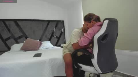 Annie and Stefan online show from 15, 10, 2025