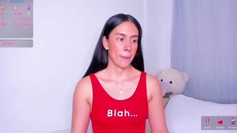 Snapshot of anniegil_cs chatting on 11, 12, 2024 Annie online show from 11, 12, 2024