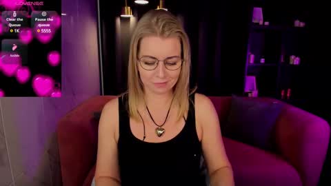 Annie online show from 28, 2, 2025