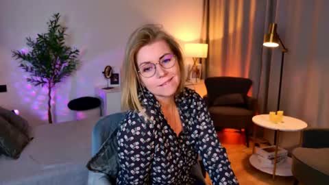 Snapshot of annielight chatting on 19, 5, 2026 Annie online show from 19, 5, 2026