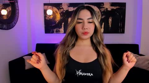 Annie Monroe online show from 18, 12, 2025