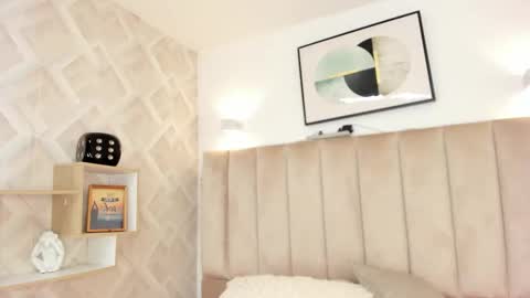 Snapshot of anniie_queen chatting on 5, 2, 2026 Annie Queen online show from 5, 2, 2026