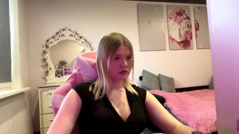 Snapshot of annyvibess chatting on 3, 7, 2026 annyvibess online show from 3, 7, 2026