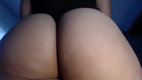 Snapshot of annyyeins chatting on 9, 11, 2025 Anny Yeins online show from 9, 11, 2025