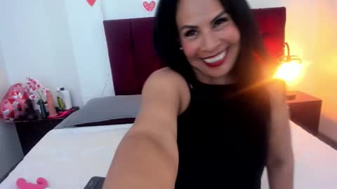 Snapshot of anthonelaa__ chatting on 2, 3, 2026 Anthonelaa online show from 2, 3, 2026