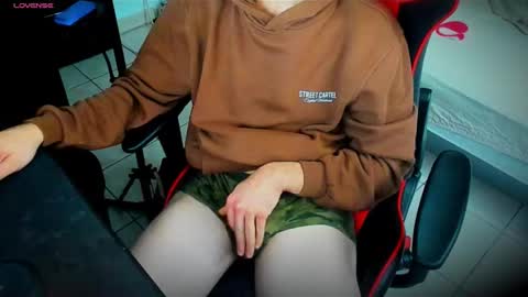 Snapshot of anthonyloveseks chatting on 27, 10, 2025 Anthony online show from 27, 10, 2025