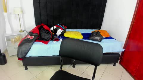       online show from 1, 11, 2025