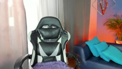 Snapshot of anto_thompson chatting on 24, 4, 2026 Antonella online show from 24, 4, 2026