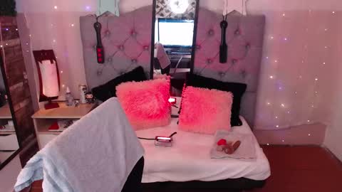 antolyh_c online show from 5, 2, 2026