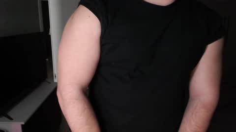 Snapshot of anton_smotri chatting on 8, 2, 2025 anton_smotri online show from 8, 2, 2025