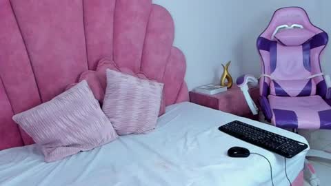 antonella_foxxxx online show from 25, 6, 2026