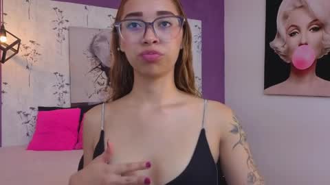 Snapshot of antonella_mc chatting on 21, 5, 2026 Antonella online show from 21, 5, 2026