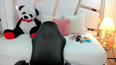 Snapshot of antonella_moon7 chatting on 19, 2, 2026 Antonella Moon 7 online show from 19, 2, 2026