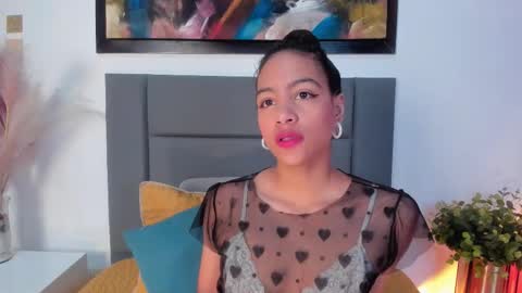 AntonellaHall  online show from 27, 11, 2025