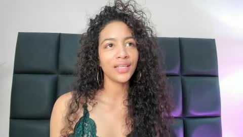 AntonellaHall  online show from 10, 4, 2026