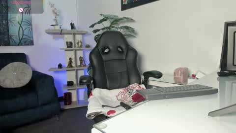 Antonella  online show from 15, 4, 2026