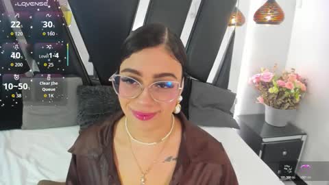 A N T O N E L L E  online show from 28, 11, 2025