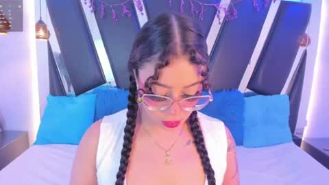 Snapshot of antonellepiercee chatting on 23, 6, 2026 A N T O N E L L E online show from 23, 6, 2026