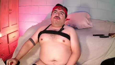 Snapshot of anuarfox chatting on 8, 10, 2025 AnuarFox online show from 8, 10, 2025