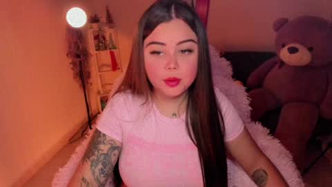   Independent model  online show from 30, 1, 2025