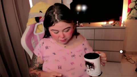   Independent model  online show from 8, 4, 2026