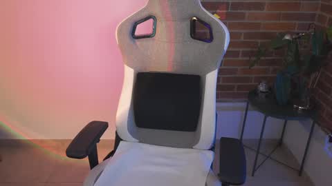 anya online show from 8, 3, 2025