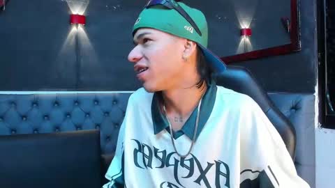 anyelo_sexyhot online show from 4, 10, 2025